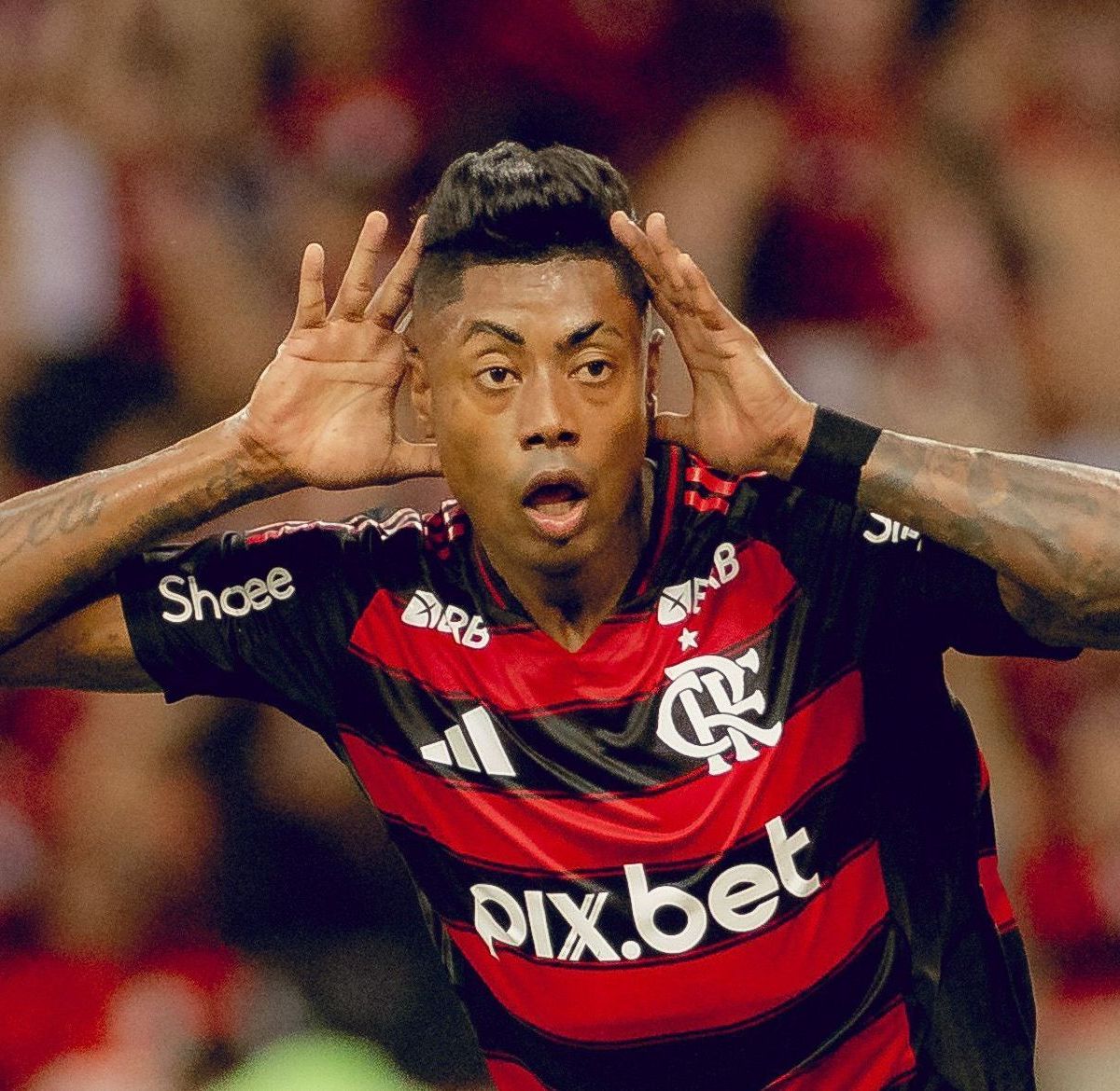 Flamengo vence o Olimpia por 4 a 2, mas defesa preocupa