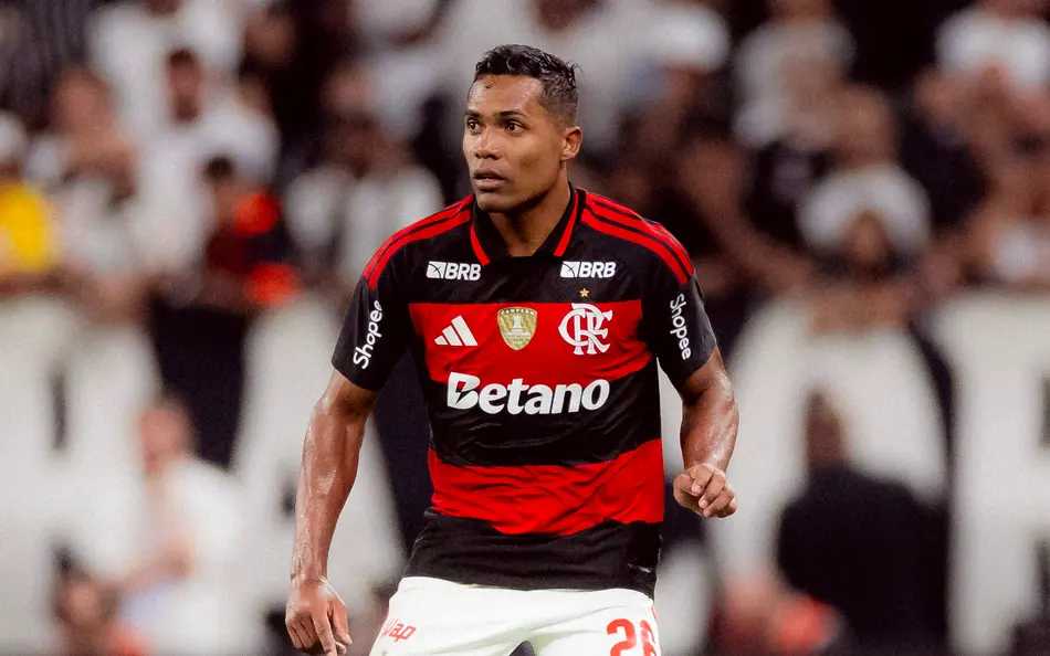 Flamengo renova com Alex Sandro até 2027 e mantém uma de suas lideranças no elenco