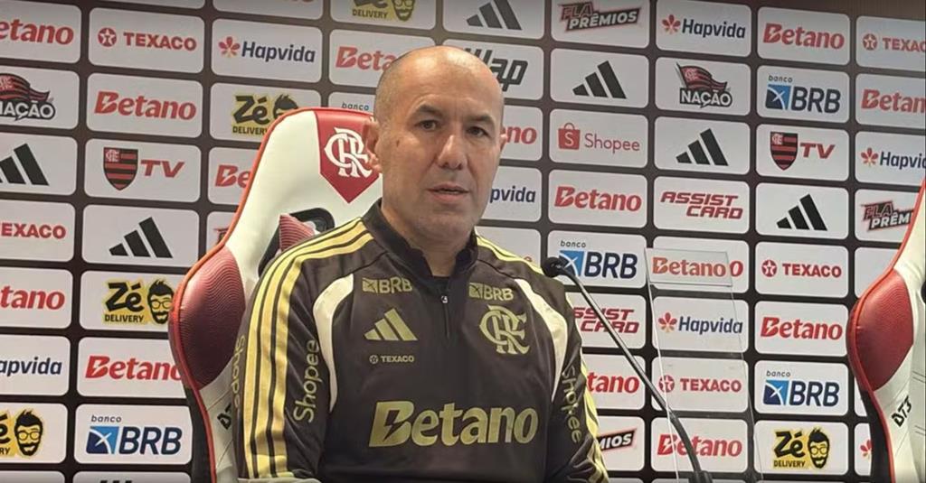 Leonardo Jardim elogia controle do Flamengo, celebra retorno de Arrascaeta e evita falar sobre Almada