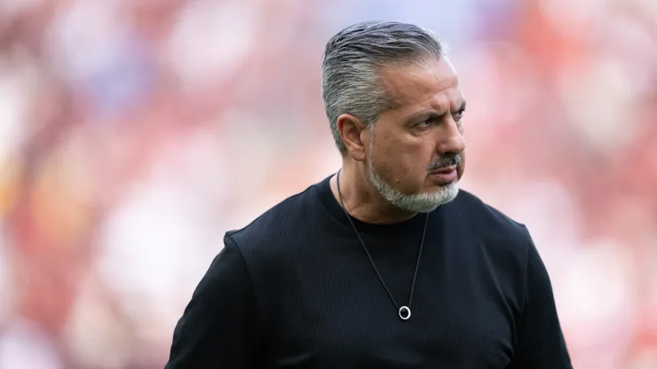 Boto volta ao Brasil e põe limite por Thiago Almada