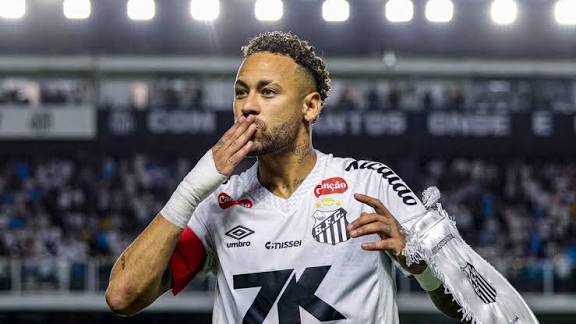 Futuro de Neymar fica em aberto após resposta ao pai