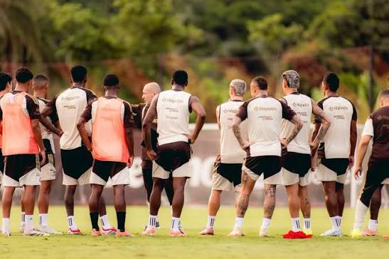Sem reforços, é hora de o Flamengo se fechar e reagir