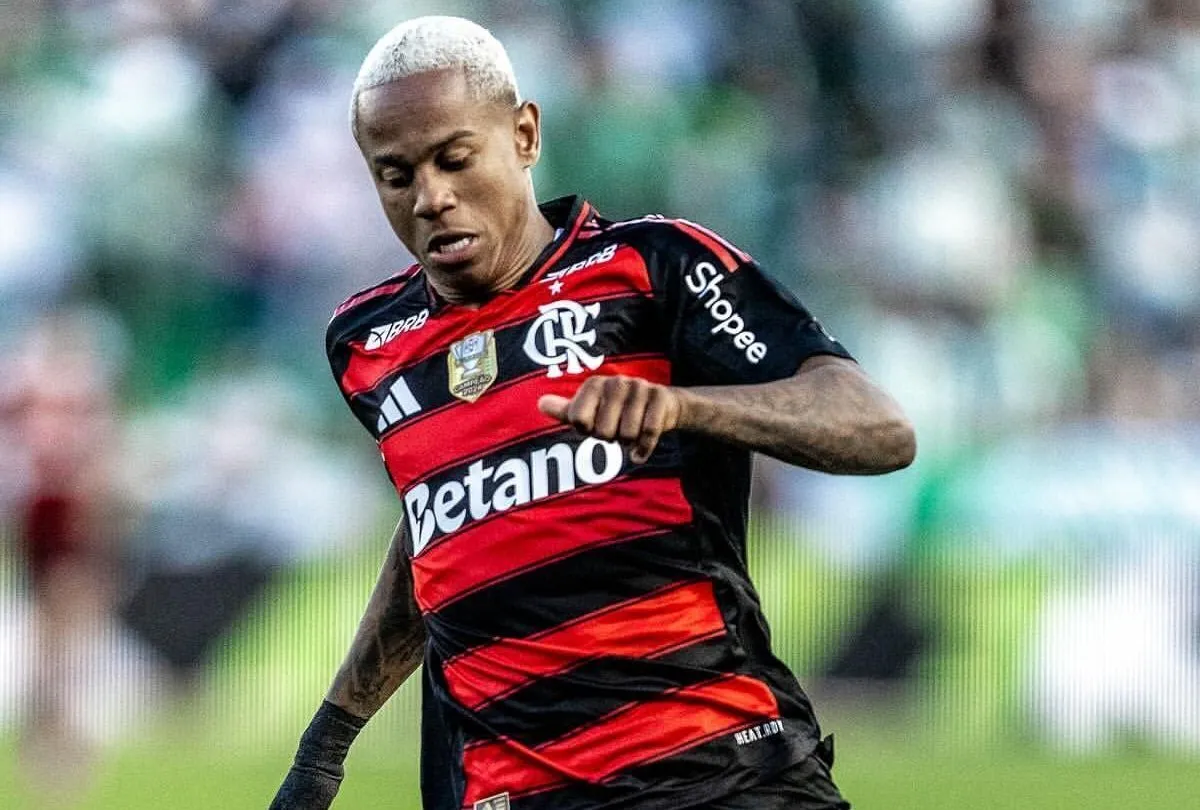 Bragantino busca Wallace Yan, mas Flamengo trava saída