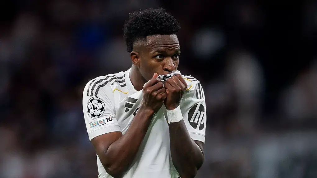 Vinícius Júnior renova com o Real Madrid até 2032