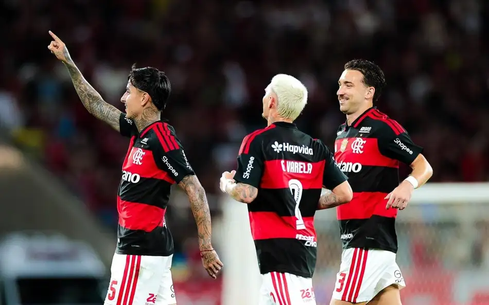 Flamengo vence o Vitória e mostra nova postura no Maracanã