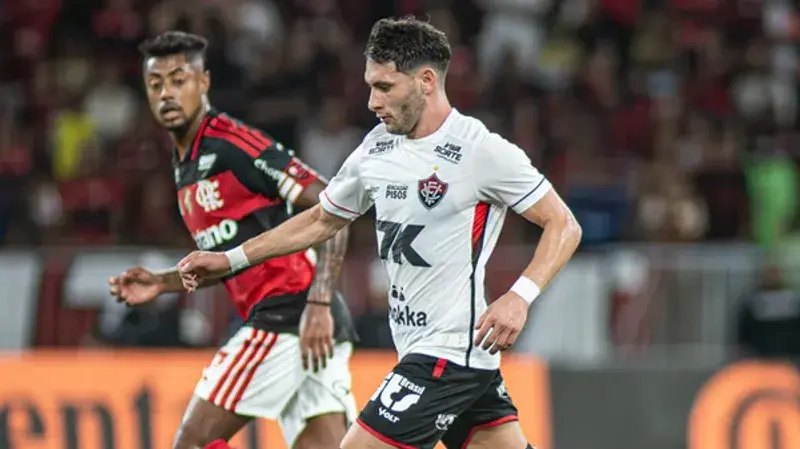 Flamengo vence o Vitória e dá resposta no Maracanã