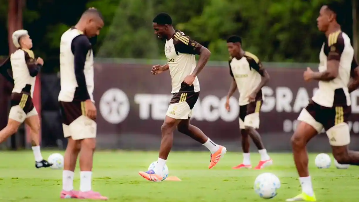 Flamengo x Cruzeiro: último treino antes da viagem a BH