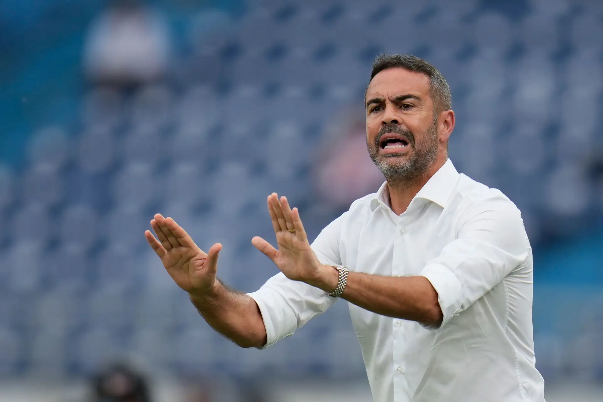 Artur Jorge reencontra Flamengo com retrospecto perfeito