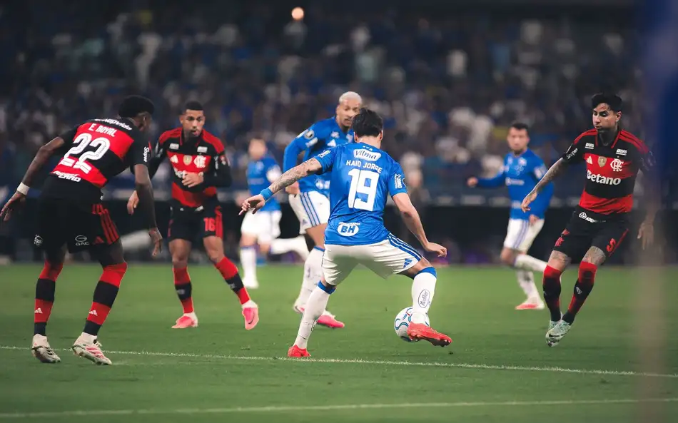 Cruzeiro deve poupar contra Flamengo de olho no clássico