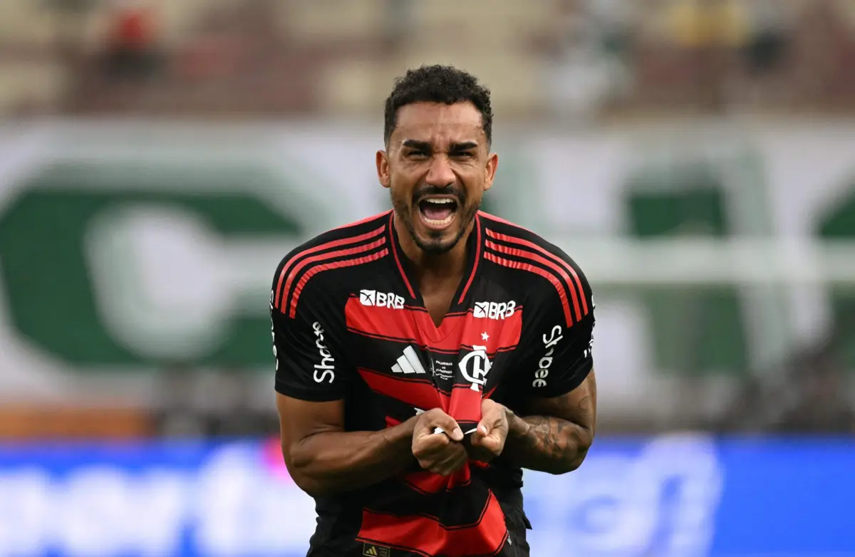 Danilo encaminha renovação e planeja aposentadoria no Fla