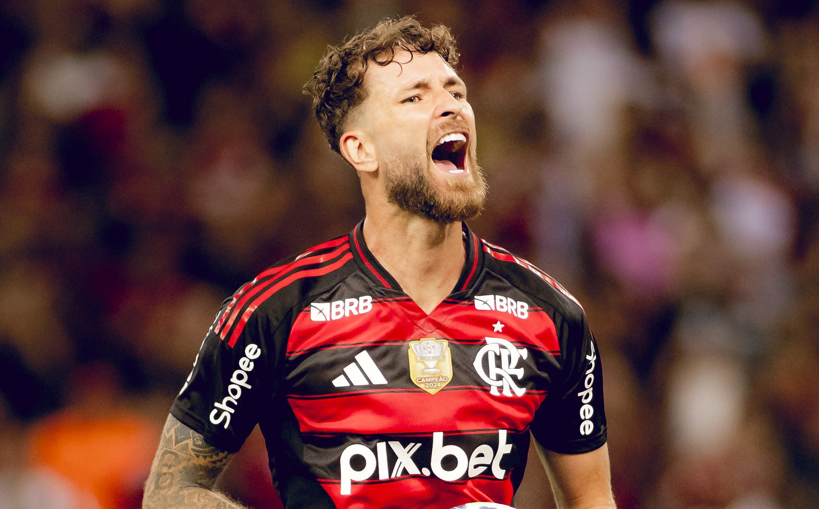 Besiktas oferece €15 milhões por Léo Pereira ao Flamengo