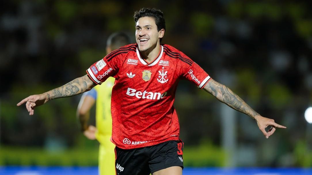 Pedro deixou de ser só artilheiro no Flamengo