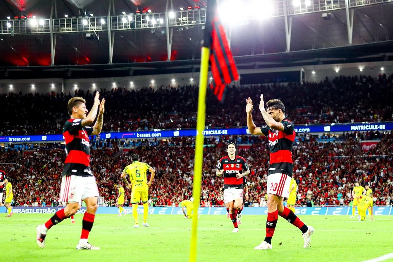 Flamengo ficou a um gol de tirar o Vasco do Z-4
