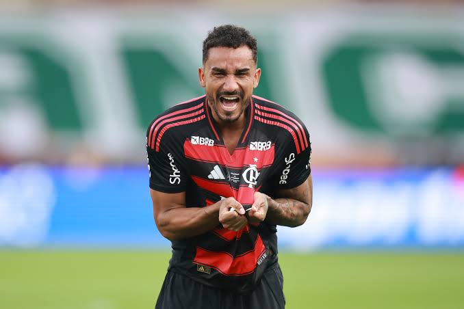 Renovação de Danilo no Flamengo: acordo vai até 2027