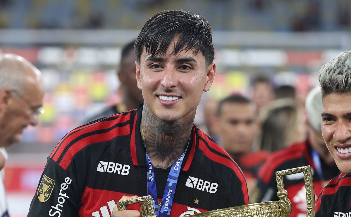 Pulgar na seleção chilena: Paredes pede faixa de capitão